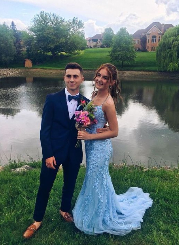 Sheath/Column Square Neckline Sleeveless Court Train Lace Prom Dress With Appliques Lace