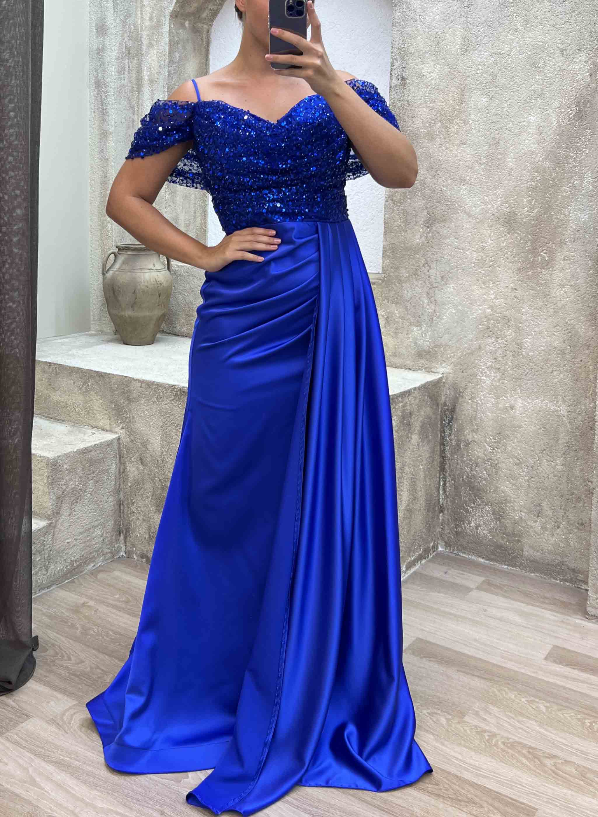 Sequined Off-The-Shoulder Sheath/Column Prom Dresses