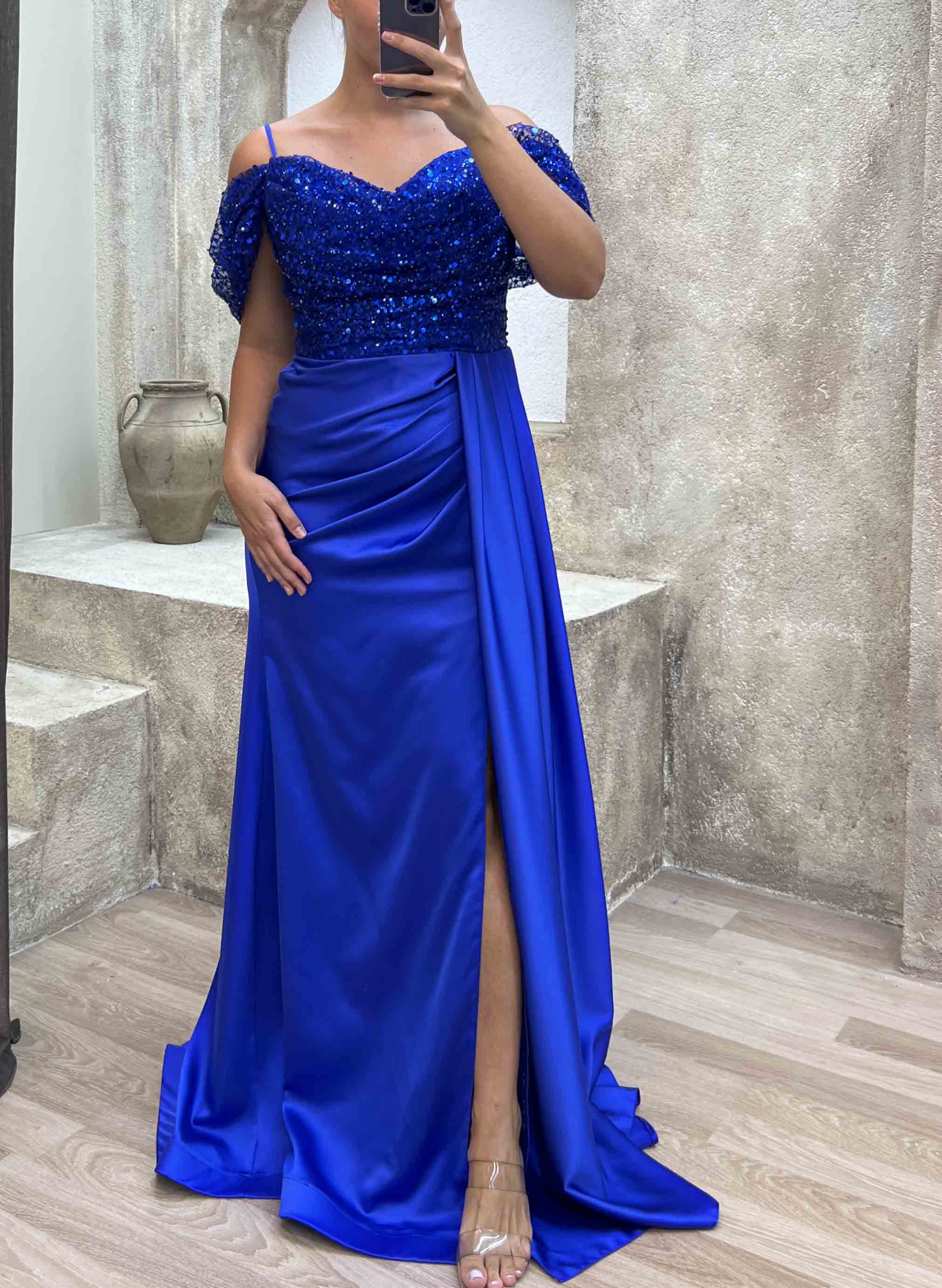Sequined Off-The-Shoulder Sheath/Column Prom Dresses