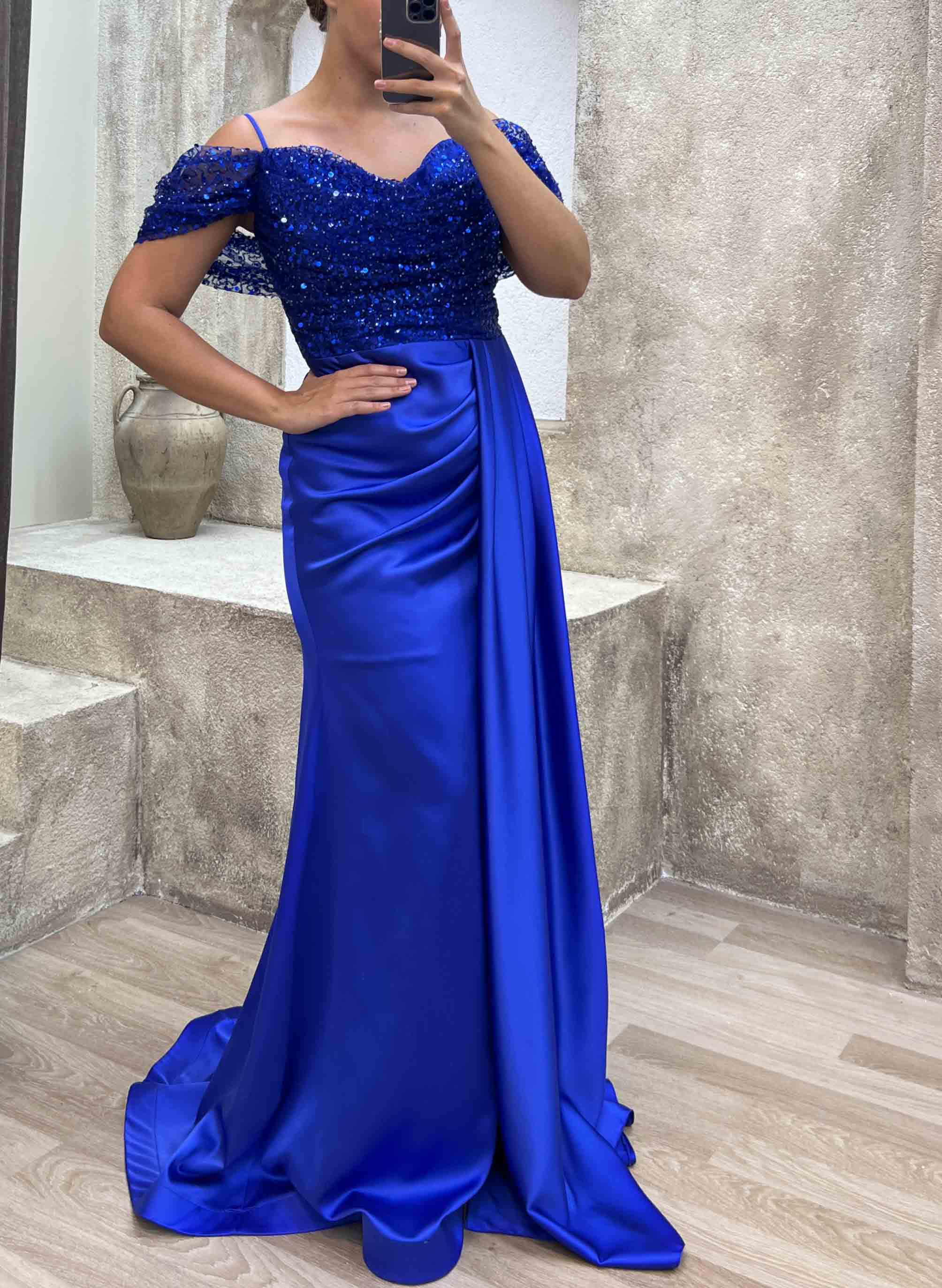 Sequined Off-The-Shoulder Sheath/Column Prom Dresses