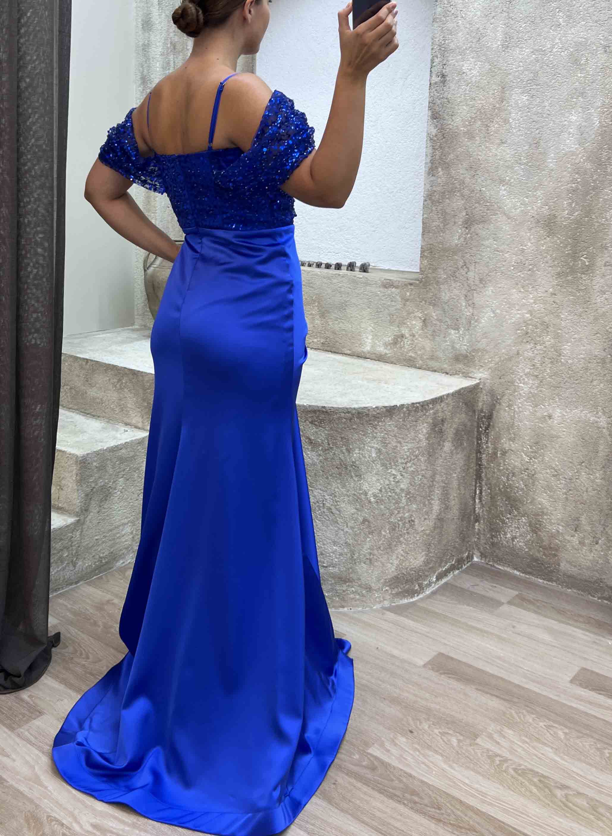 Sequined Off-The-Shoulder Sheath/Column Prom Dresses