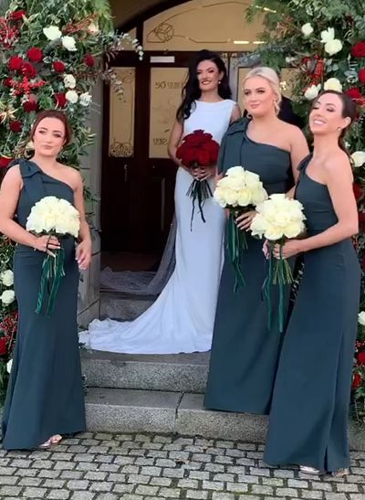 Sheath/Column One-Shoulder Sleeveless Bridesmaid Dresses With Bow(s)