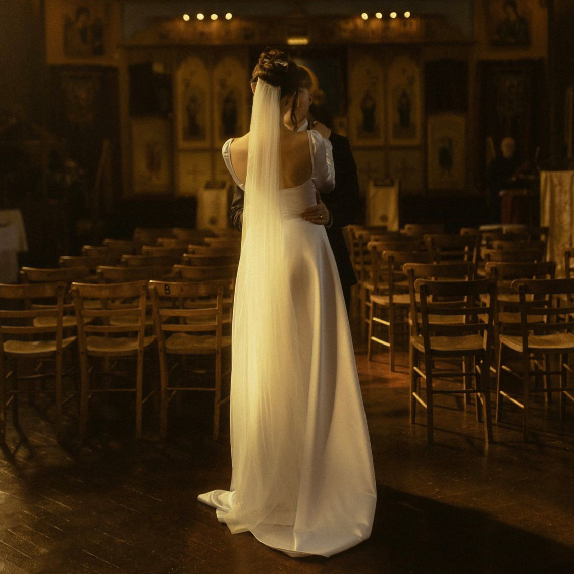 Absolutely pleased and impressed by the dress. Had my wedding last week and I needed my wedding dress a bit earlier than the standard delivery date. I got in touch with the Customer Service and they were very responsive, sent my dres a week earlier and, it was amazing. Everyone was impressed by the dress including me. Definitely buying again!
